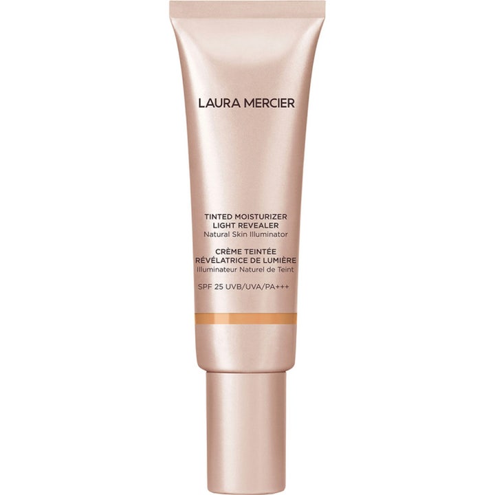 Tinted Moisturizer Light Revealer Natural Skin Illuminator SPF 25 4C1 Almond